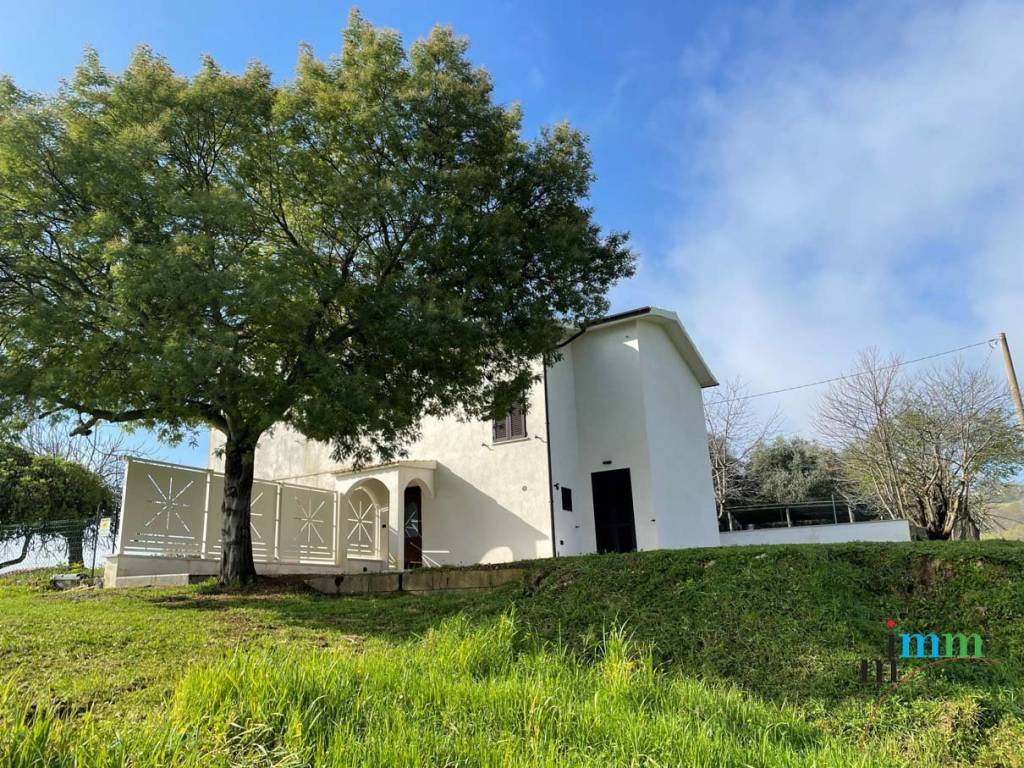 Villa a Manciano in Strada Regionale Maremmana - Foto 3