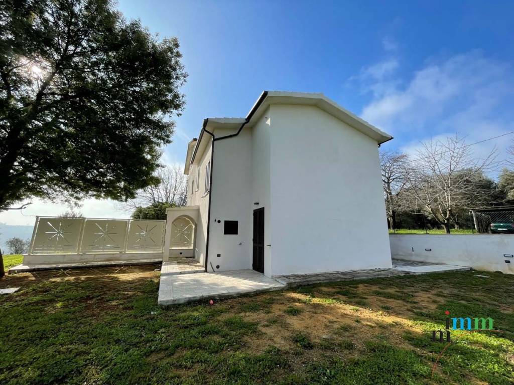 Villa a Manciano in Strada Regionale Maremmana - Foto 4