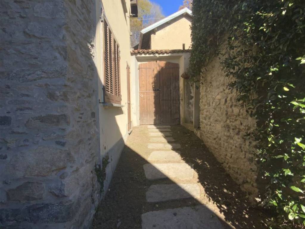 Casa indipendente a Gignese in Via 4 Novembre - Foto 2