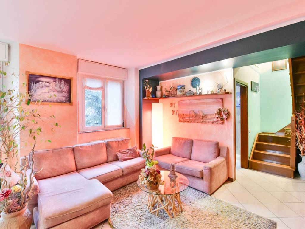 Appartamento a Valmadrera in Via Monsignor Giulio Parmigiani, 30 - Foto 3