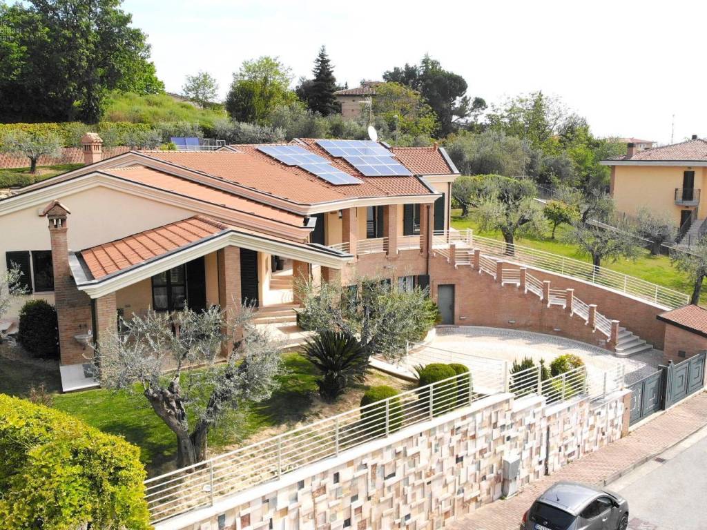 Villa a Castel di lama in Via Maestri del Lavoro, 28 - Foto 2