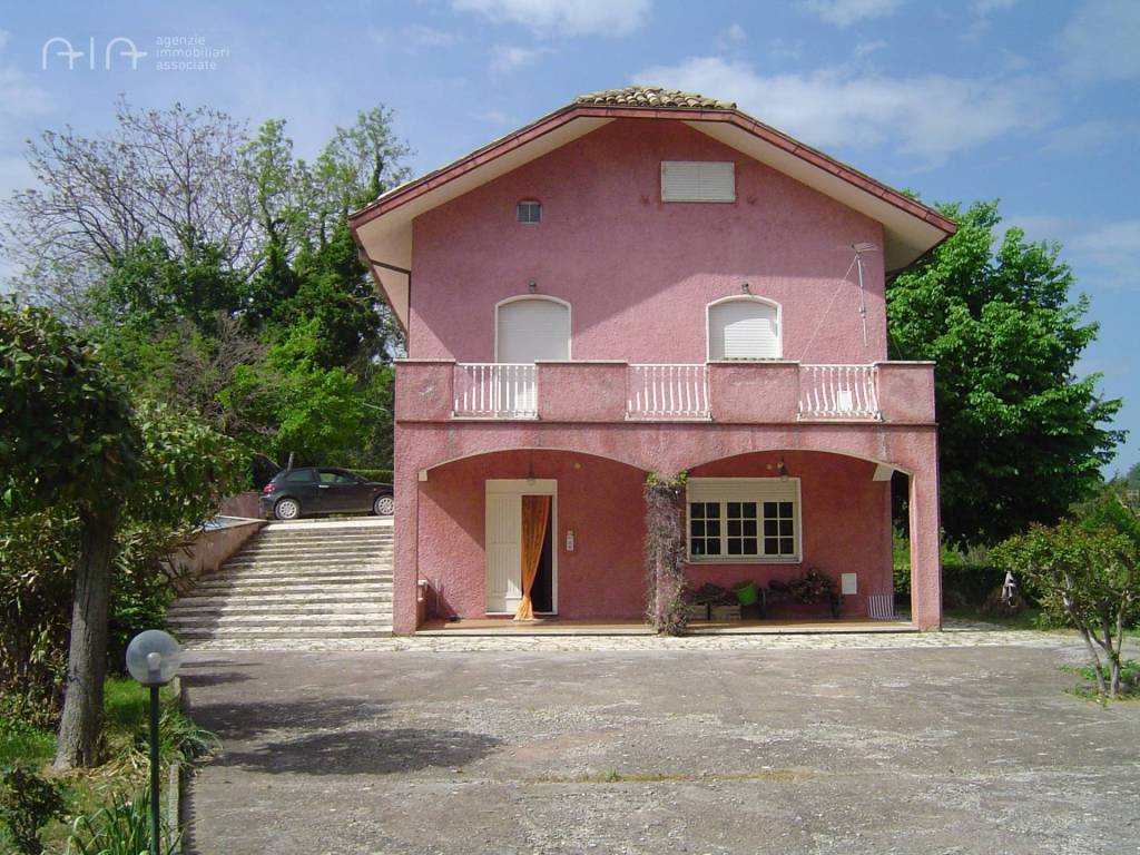 Casa indipendente a Montalto delle marche in Zona Collinare - Foto 3