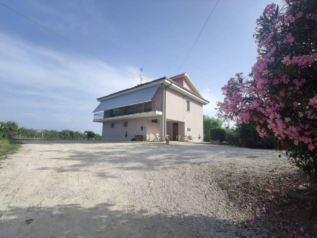 Casa indipendente a Cossignano in Via Peschiera, 1 - Foto 4