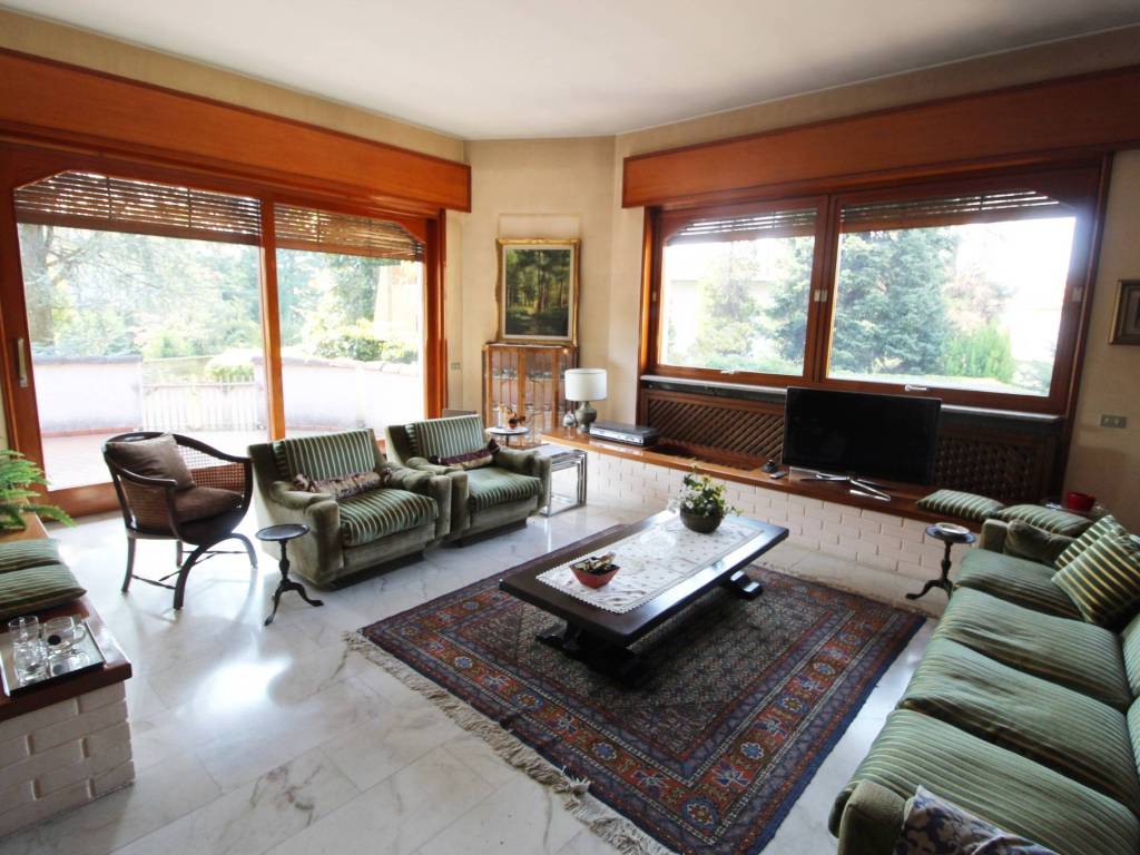 Villa a Gorla minore in Via Roma, 11 - Foto 3