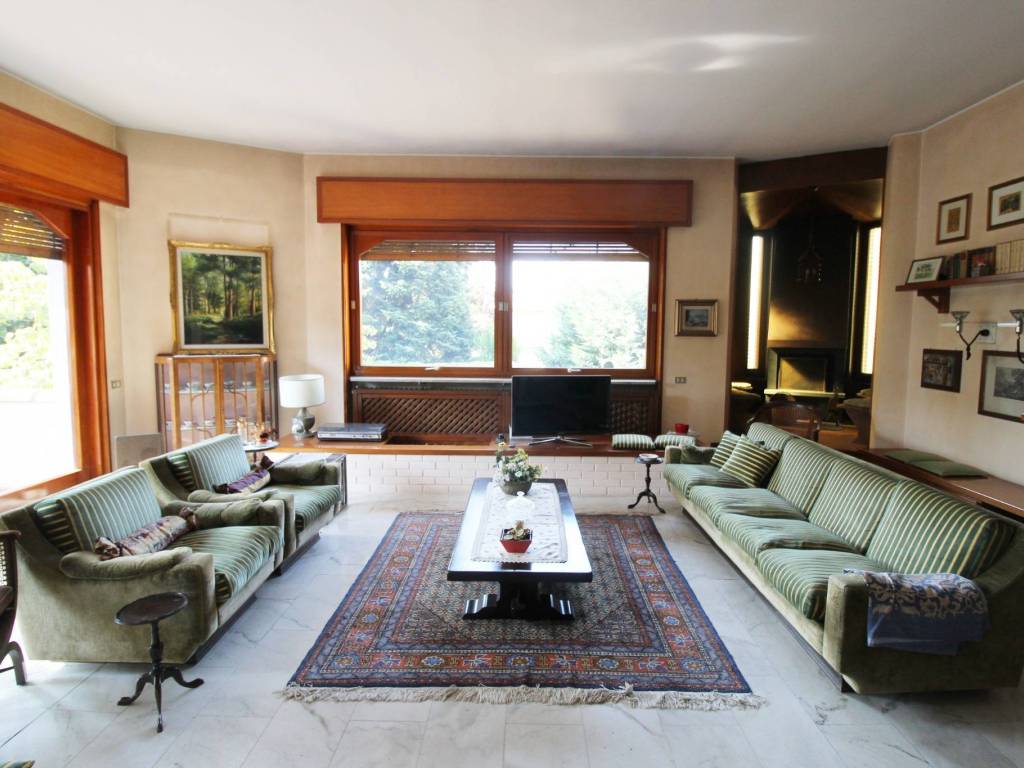 Villa a Gorla minore in Via Roma, 11 - Foto 4