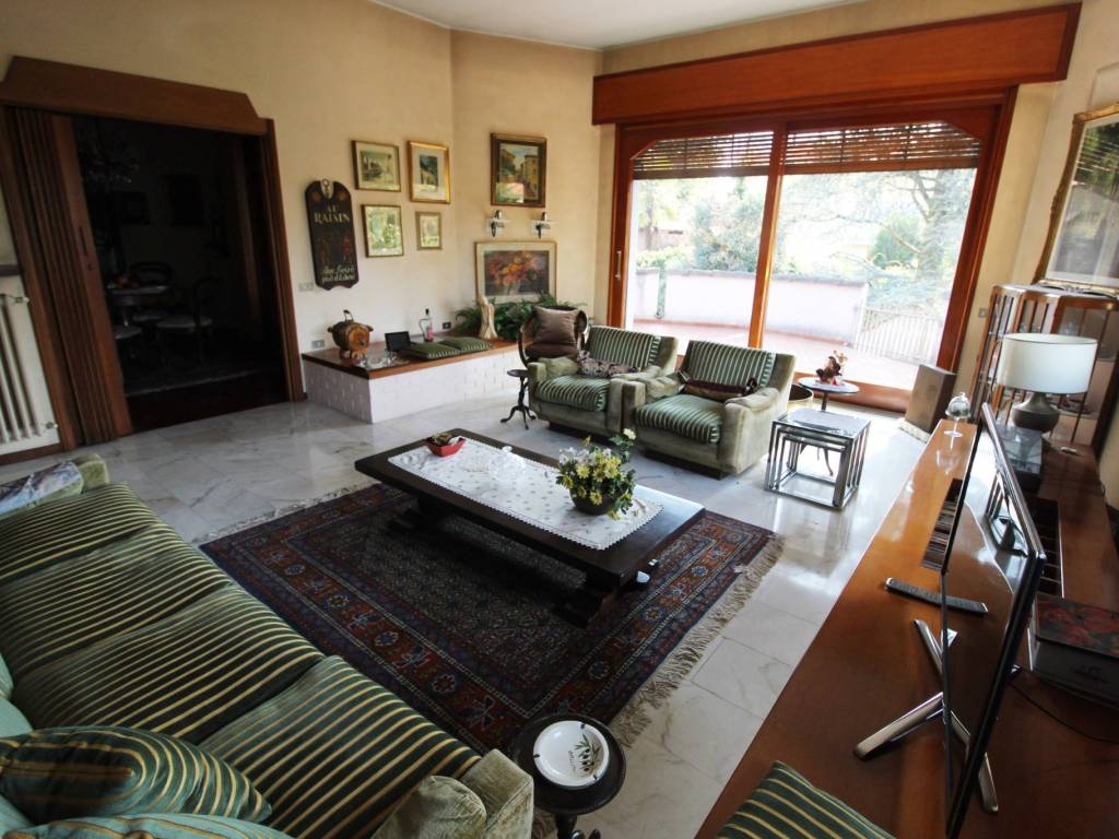 Villa a Gorla minore in Via Roma, 11 - Foto 5