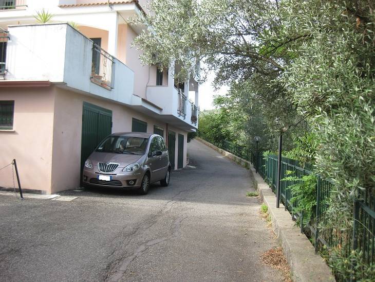 Box / garage a Cosenza in Contrada Timpone degli Ulivi - Foto 3