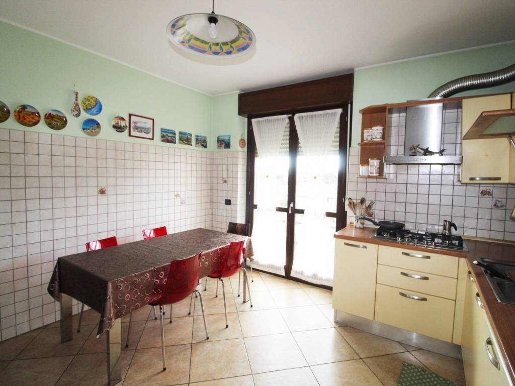 Appartamento a Gorla minore in Via Roma, 11 - Foto 4