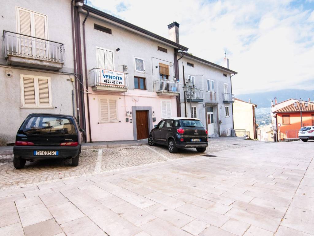 Appartamento a Manocalzati in via Castello San Barbato - Foto 1