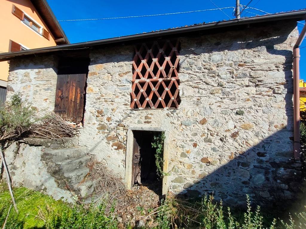 Rustico / casale a Casale corte cerro in Via Tarcisio Sartoris - Foto 2