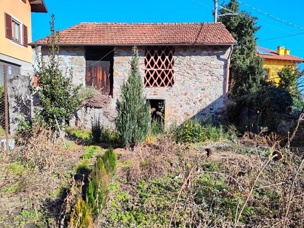 Rustico / casale a Casale corte cerro in Via Tarcisio Sartoris - Foto 3