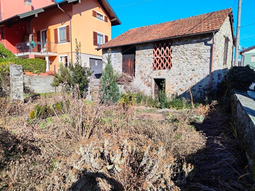 Rustico / casale a Casale corte cerro in Via Tarcisio Sartoris - Foto 4