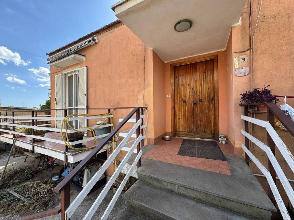 Villa a Aprilia - Foto 4