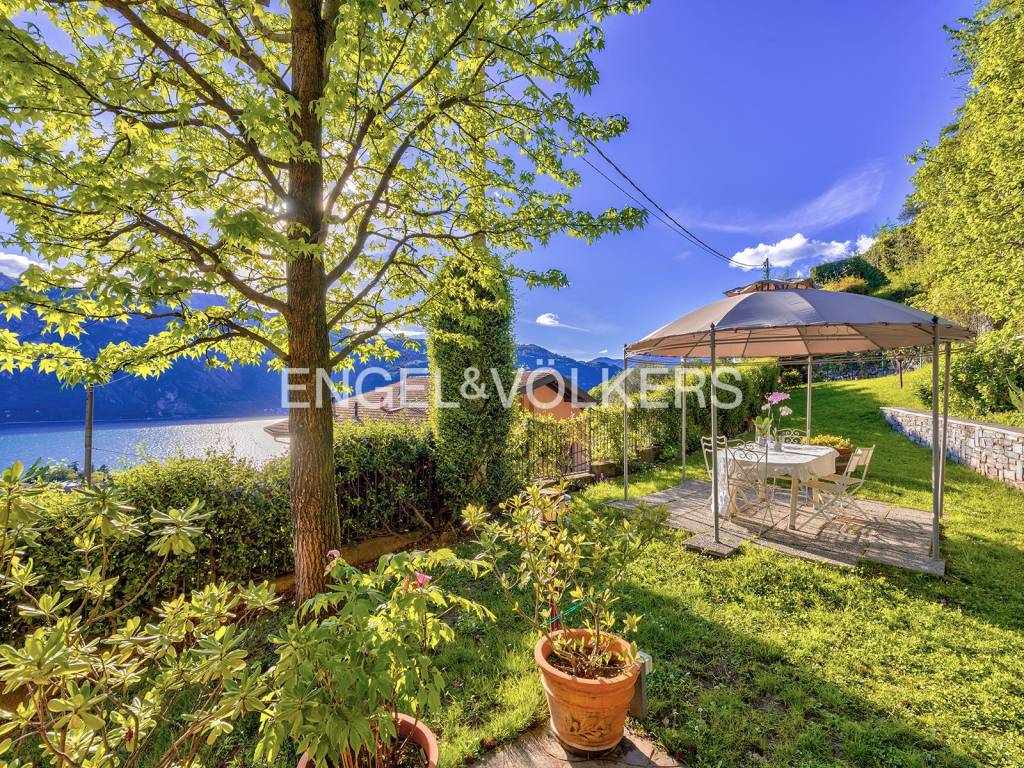 Villa a Mandello del lario in Via Giuseppe Zelioli, 4 - Foto 2