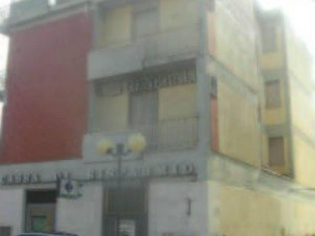 Appartamento a Sinalunga in piazza della Stazione - Foto 3