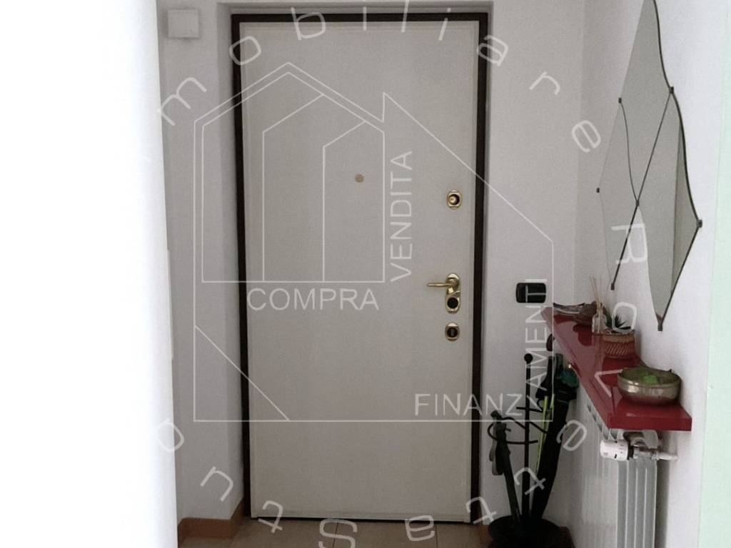 Appartamento a Jerago con orago in Via 25 Aprile, 17 - Foto 2