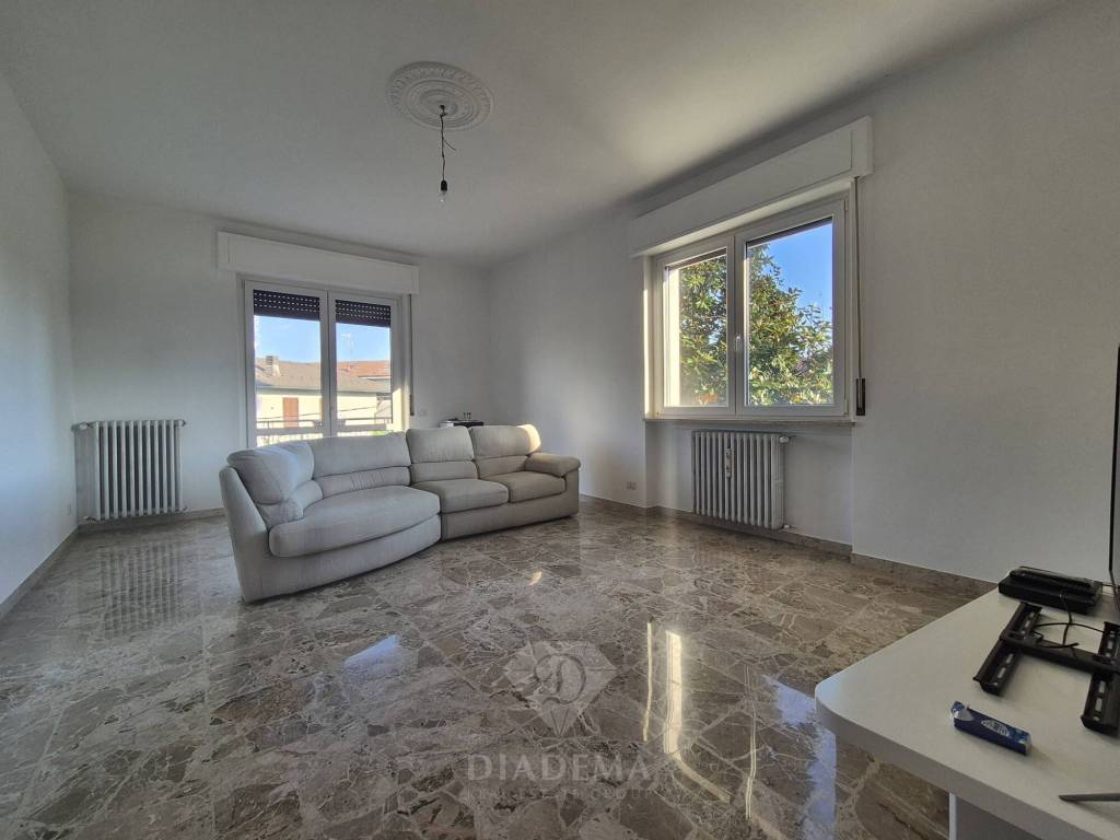 Appartamento a Besnate in Via Pascoli, 2 - Foto 4
