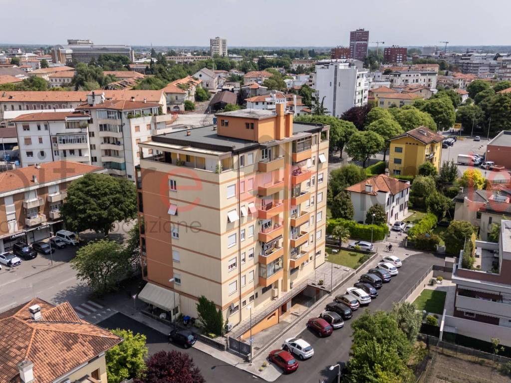 Appartamento a Pordenone in Viale Michelangelo Grigoletti, 43 - Foto 3