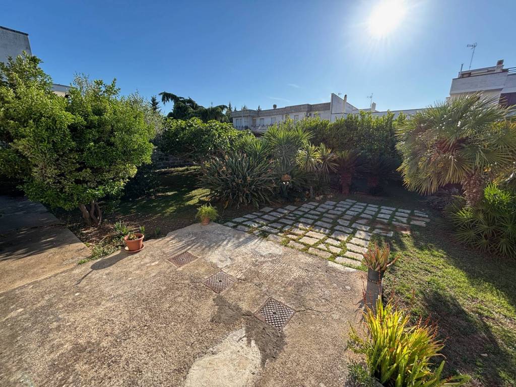 Appartamento a Lequile in Via Giuseppe Di Vittorio, 69 - Foto 5