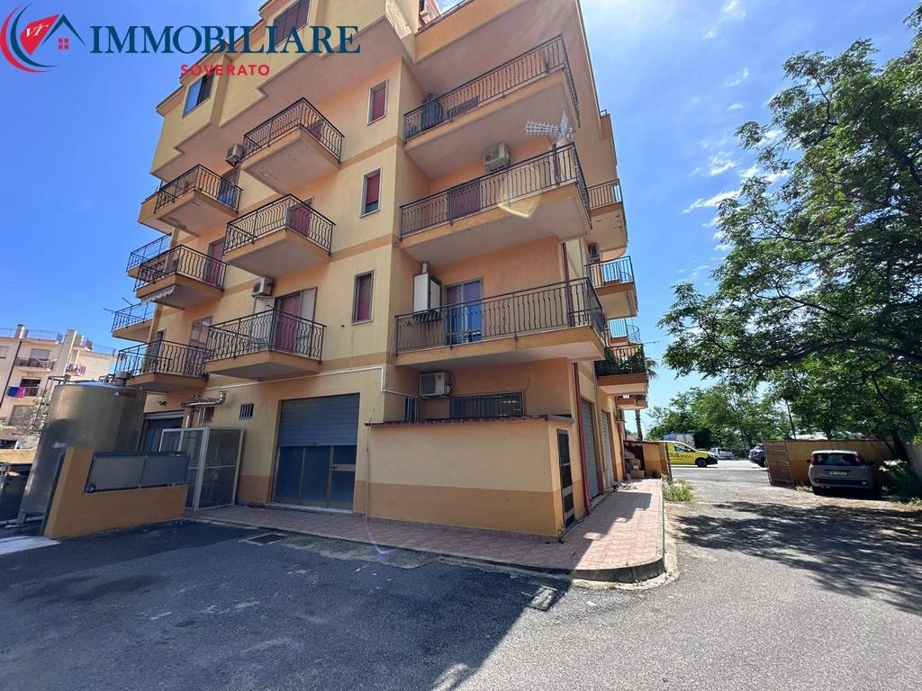 Appartamento a Davoli in Viale Cassiodoro, 48 - Foto 2