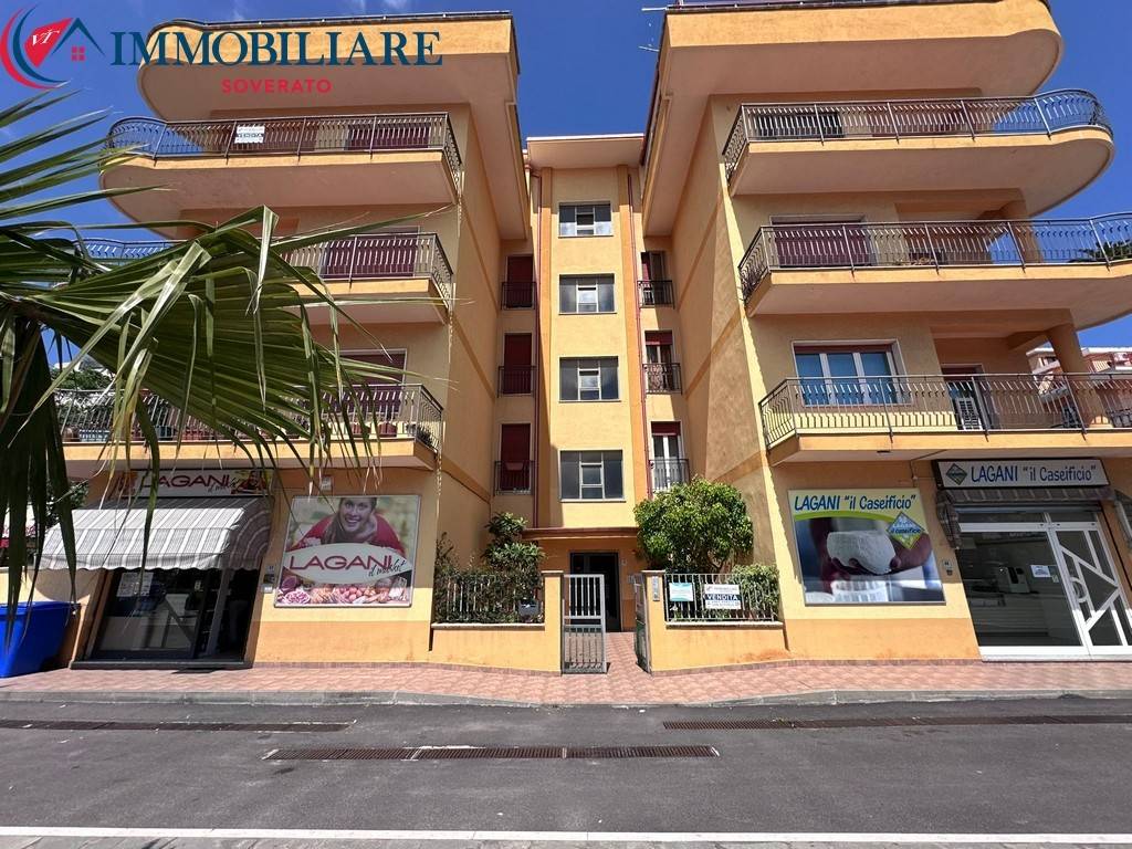 Appartamento a Davoli in Viale Cassiodoro, 48 - Foto 4