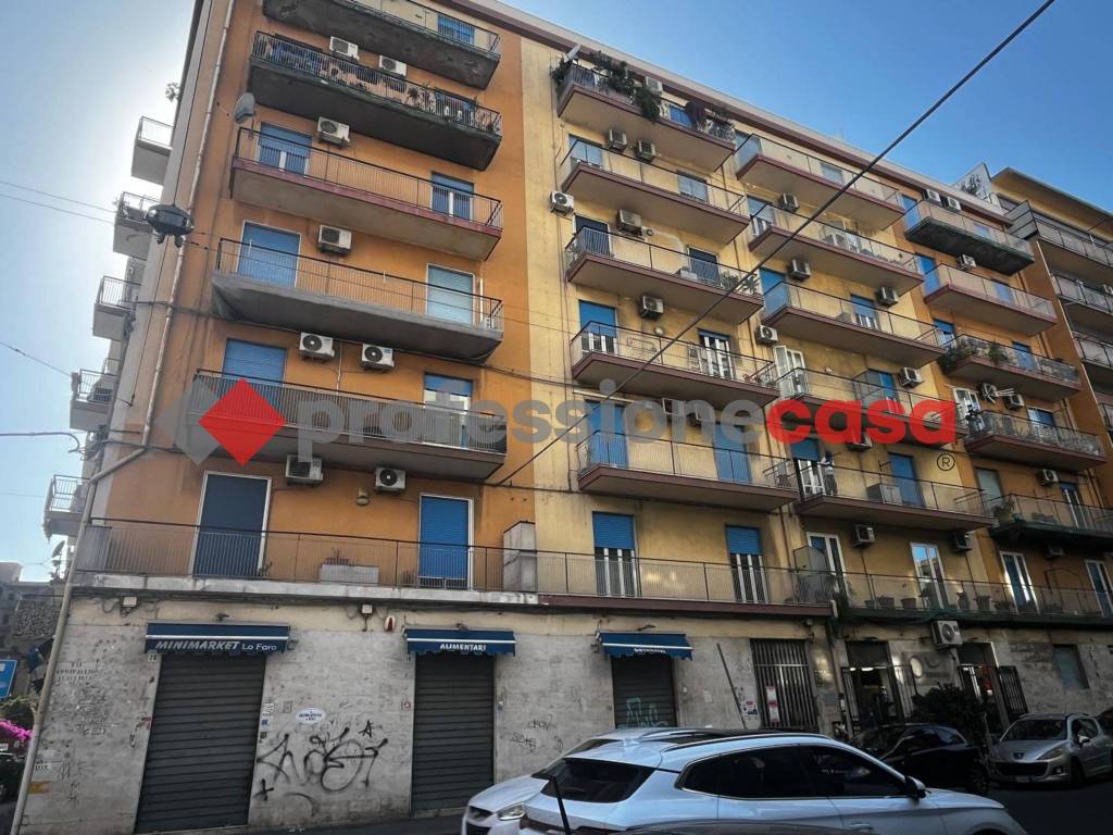 Appartamento a Catania in Via Ammiraglio Caracciolo, 14 - Foto 3