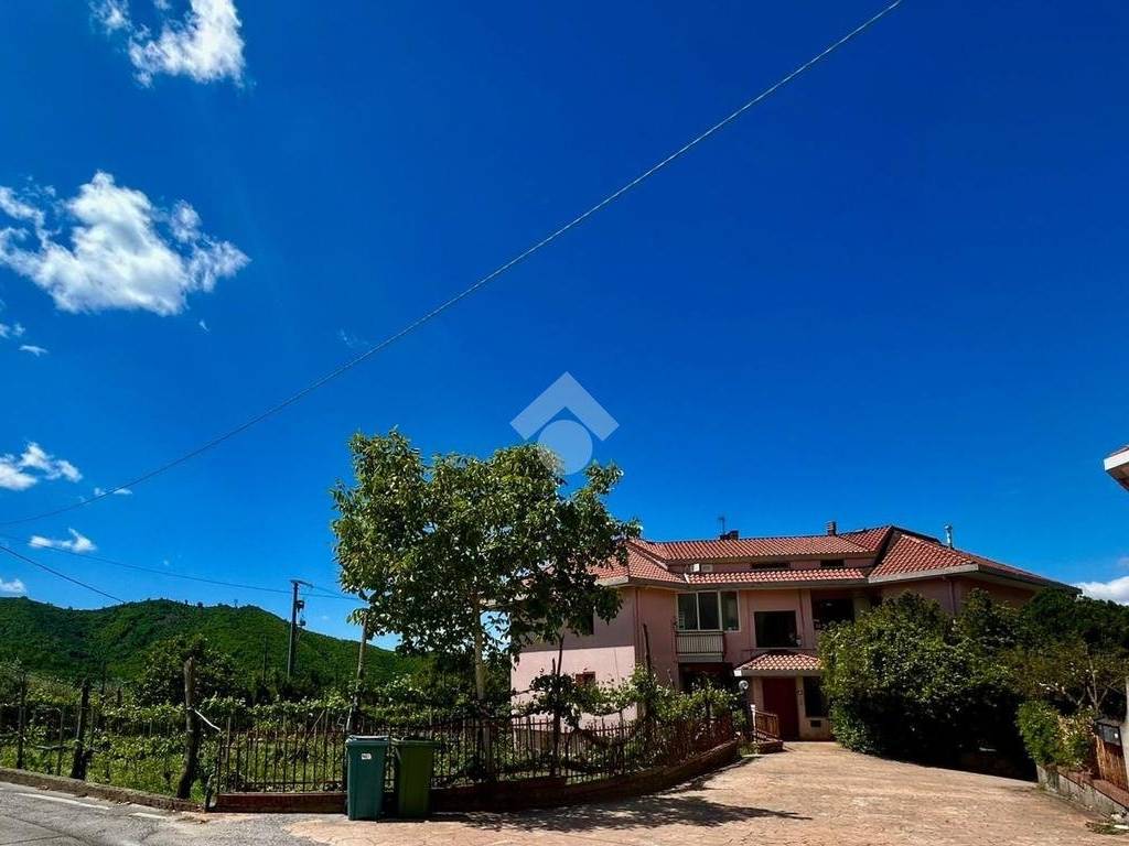Appartamento a Calvanico in Via provinciale, 33 - Foto 2