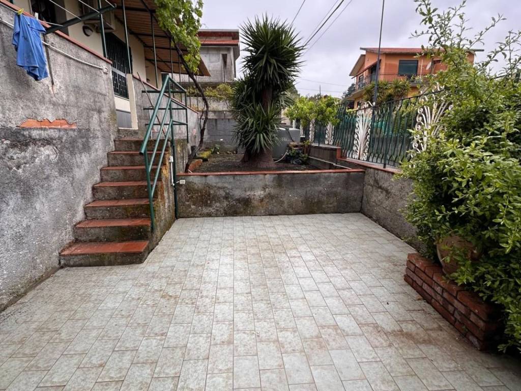 Appartamento a Pedara in Via Ludovico Ariosto - Foto 2