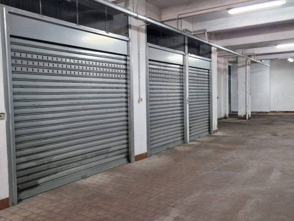 Box / garage a Salerno in Via Sant'Eremita, 22 - Foto 4