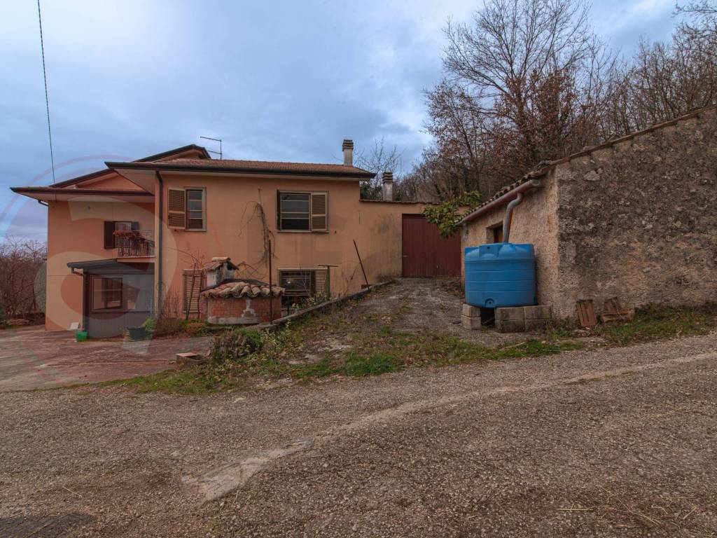 Casa indipendente a Veroli in Contrada Scimitelli - Foto 5