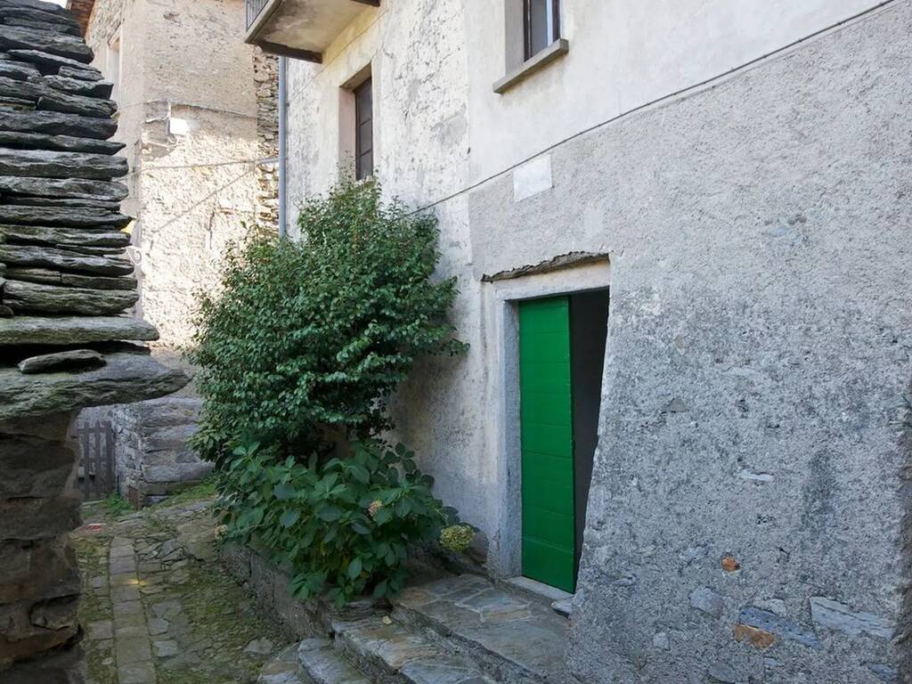 Villa a Cannero riviera in Via Domenico Nicolini S.N.C. - Foto 3