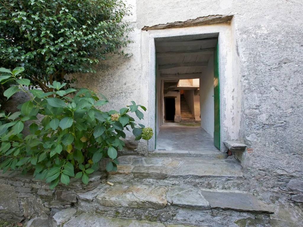 Villa a Cannero riviera in Via Domenico Nicolini S.N.C. - Foto 5