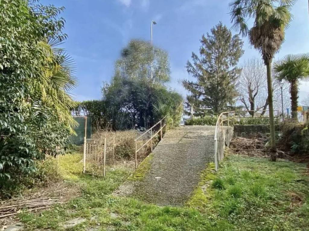 Villa a Cannobio in Strada Statale 34 Del Lago Maggiore, 21 - Foto 4