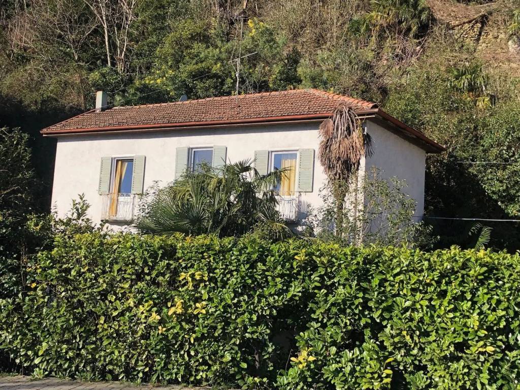 Villa a Cannobio in Strada Statale 34 Del Lago Maggiore, 21 - Foto 5