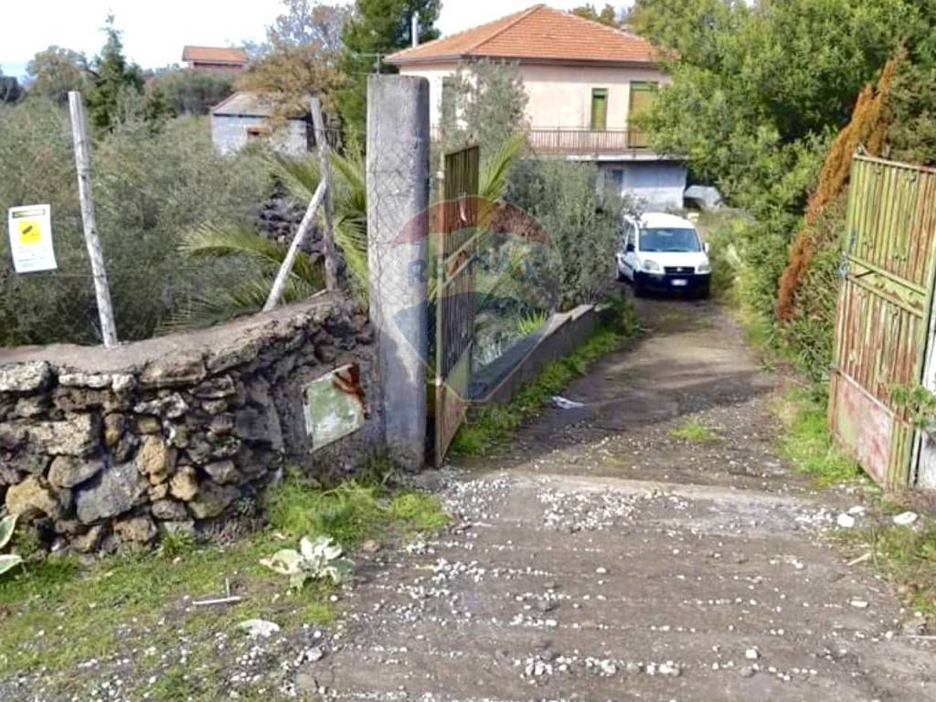 Villa a Belpasso in Via Contrada Scorsone - Foto 2