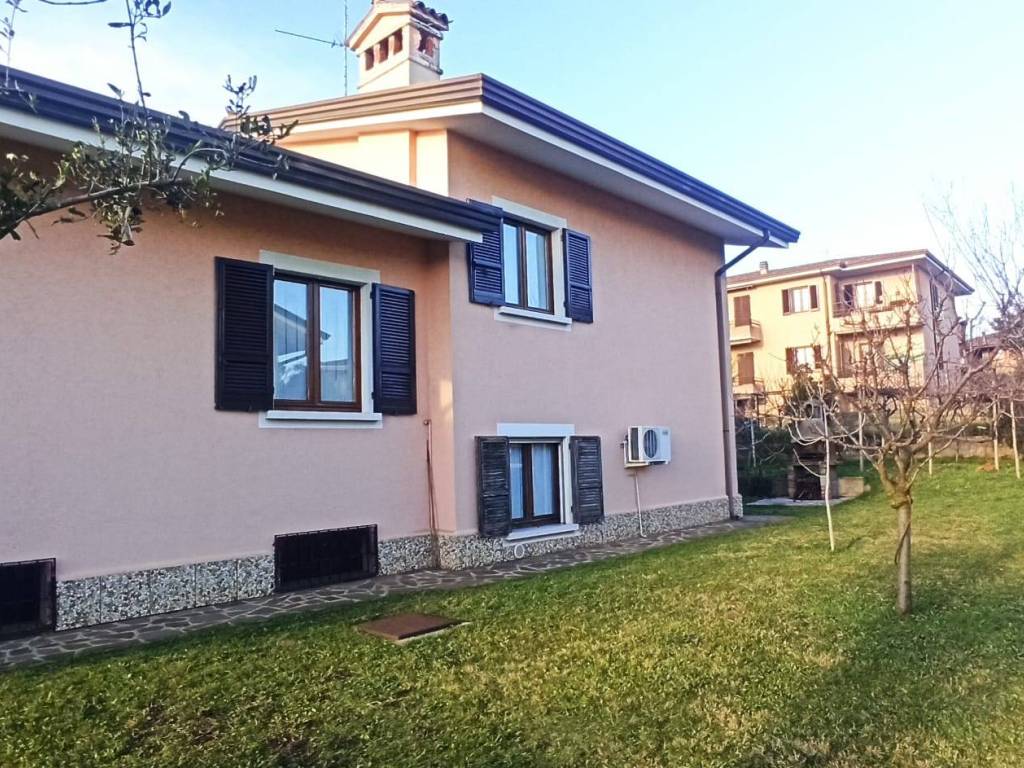 Villa a Castiglione delle stiviere in Via Dante Alighieri - Foto 5
