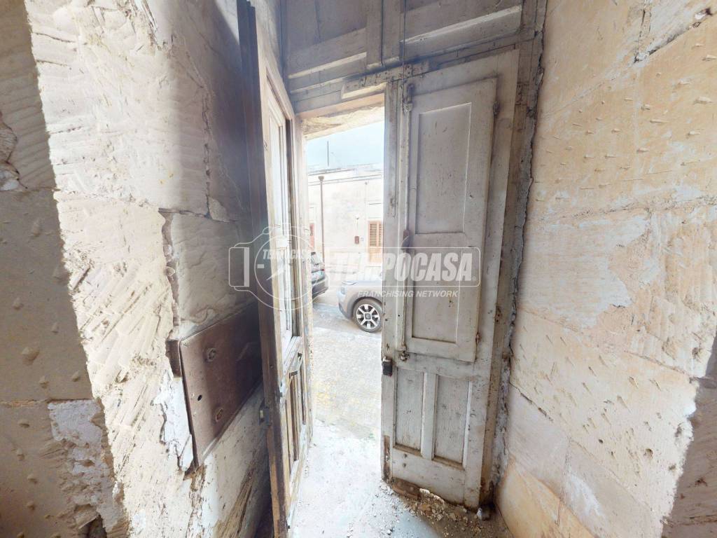 Casa indipendente a Corigliano d'otranto in Via Roma 36 - Foto 2