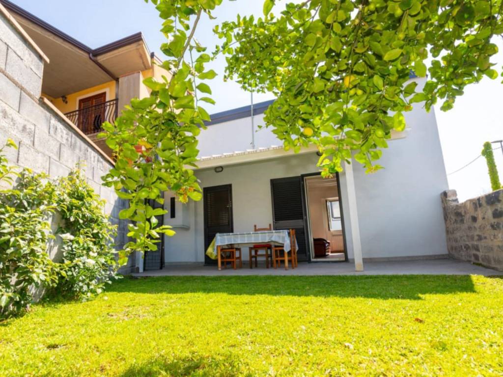 Villa a Viagrande in Via Umberto I - Foto 2