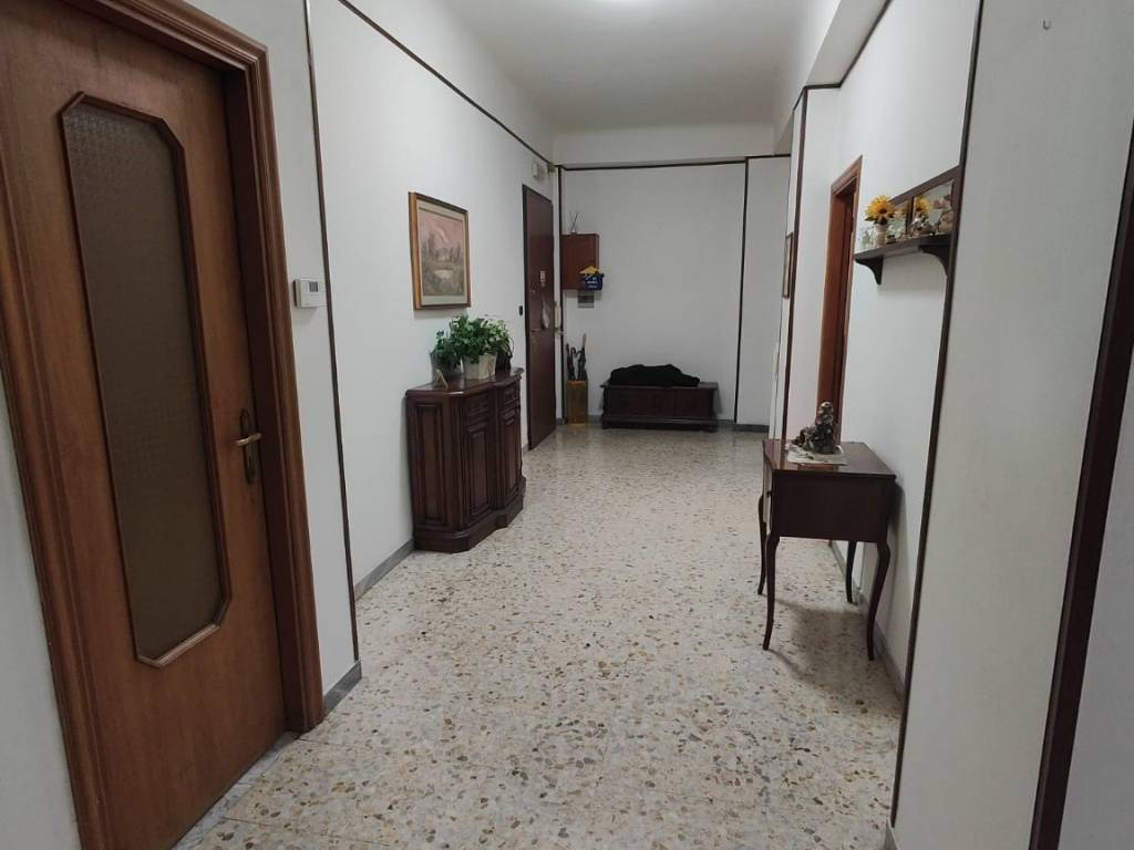 Appartamento a Taranto in Via Generale Giuseppe Messina, 62 - Foto 4