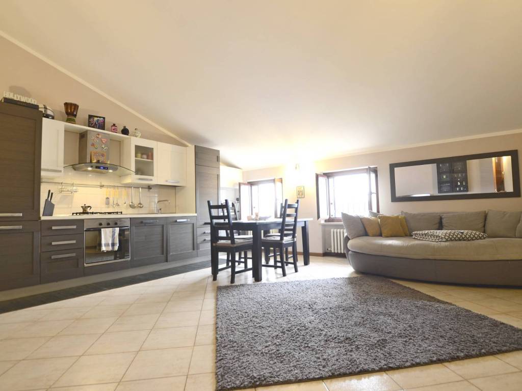 Appartamento a Villafranca di verona in Via Caluri - Foto 2