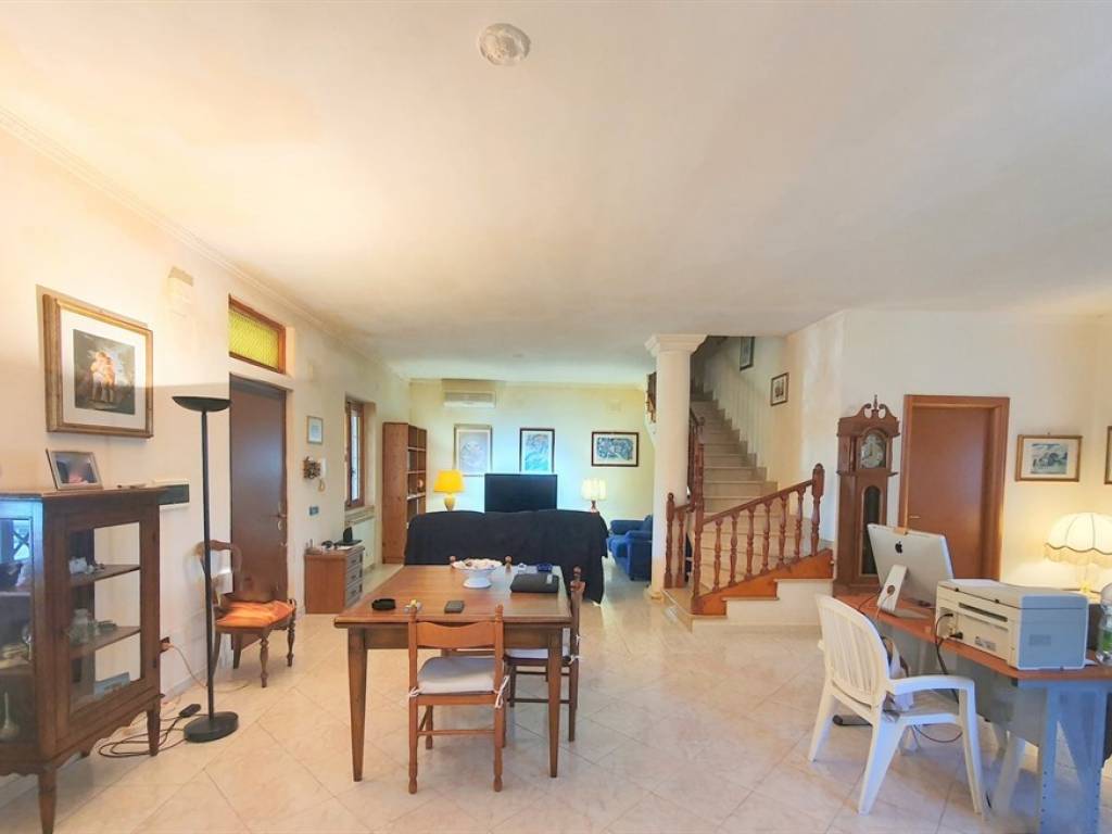 Villa a Aprilia in Via dei Rutuli - Foto 4