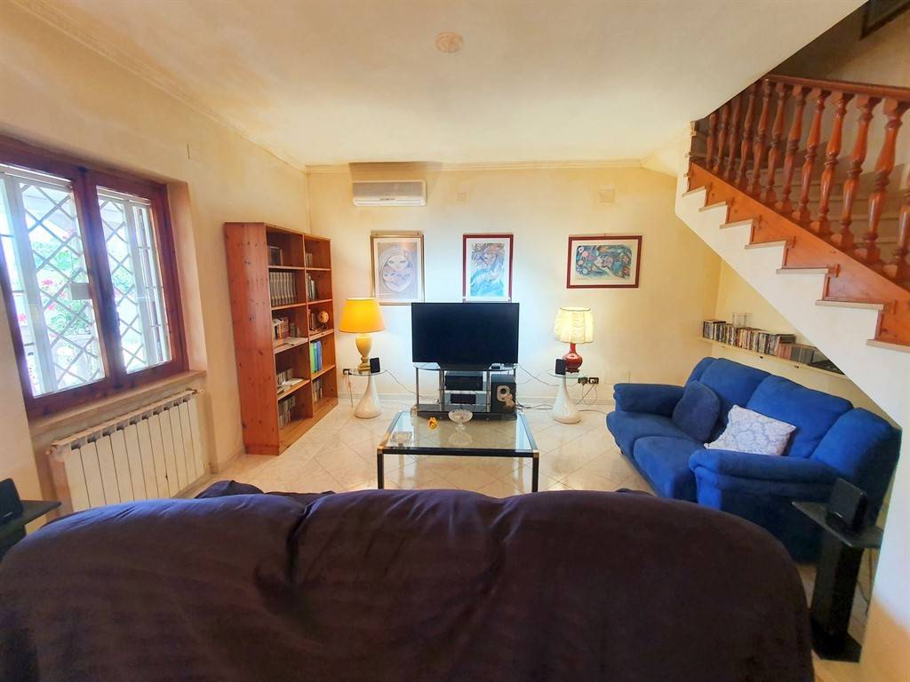 Villa a Aprilia in Via dei Rutuli - Foto 5