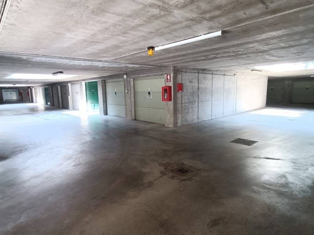 Box / garage a Reggiolo in Viale Luigi Einaudi, 1 - Foto 3