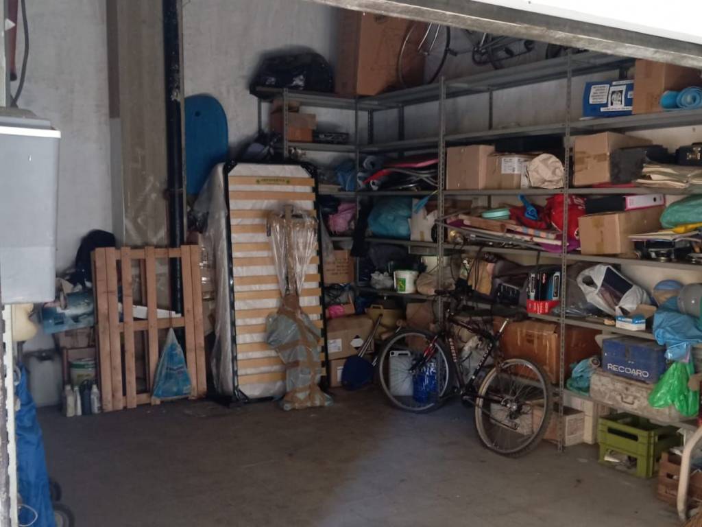 Box / garage a Aprilia in Via Leonardo da Vinci - Foto 4