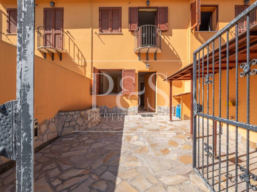 Villetta a schiera a Dolianova in Via Giosuè Carducci - Foto 2