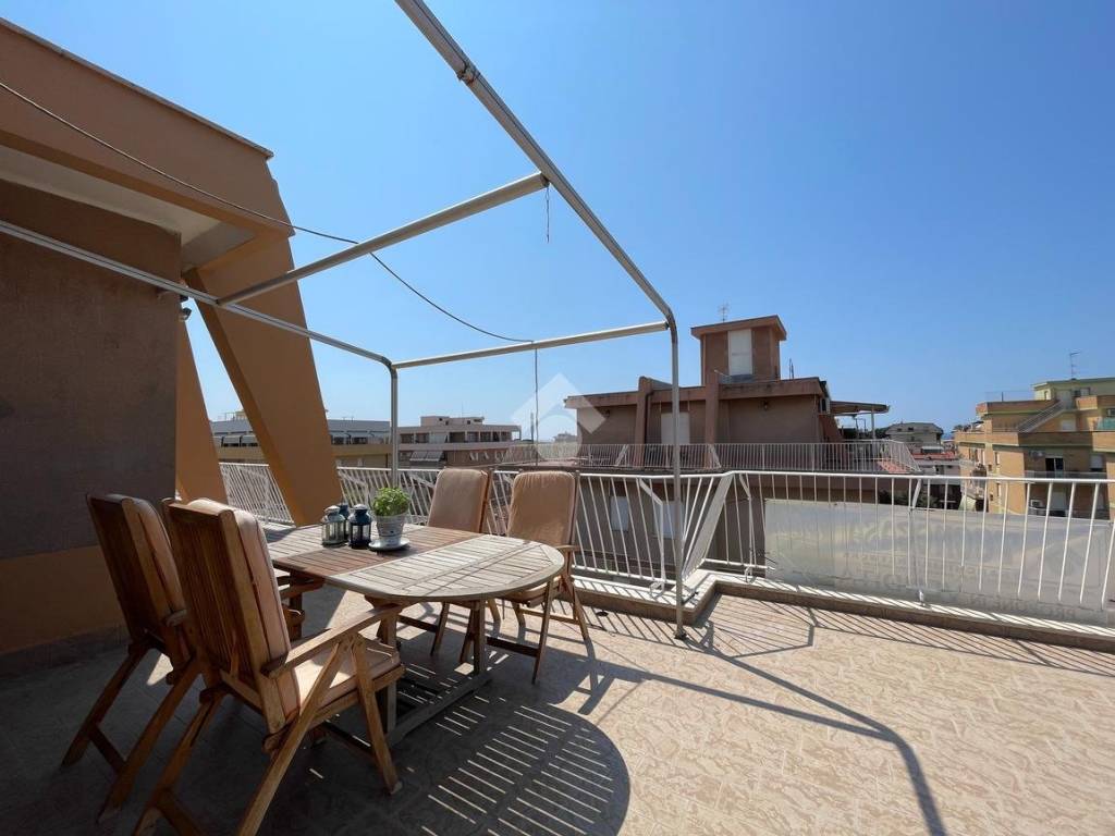 Attico / mansarda a Terracina in Via oreste leonardi, 6 - Foto 4