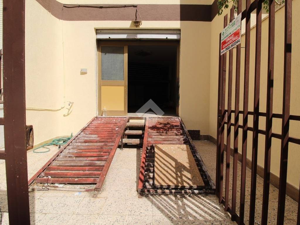 Box / garage a Brindisi in Via Capodistria, 19 - Foto 3