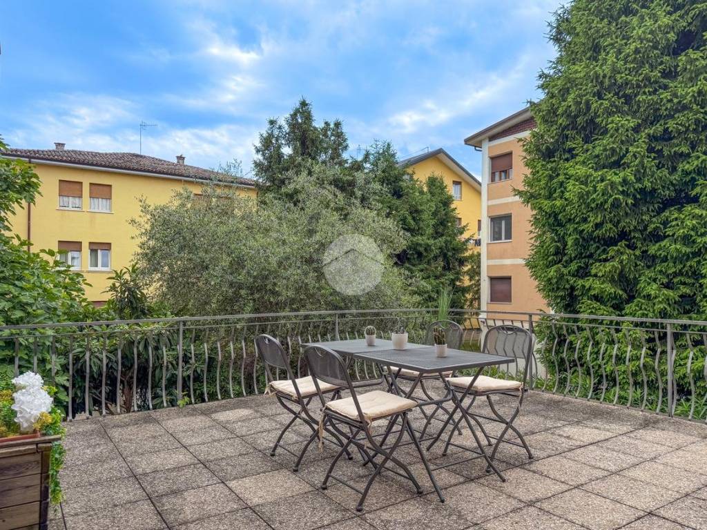 Appartamento a Bardolino in Via Gabriele D'Annunzio, 29 - Foto 2