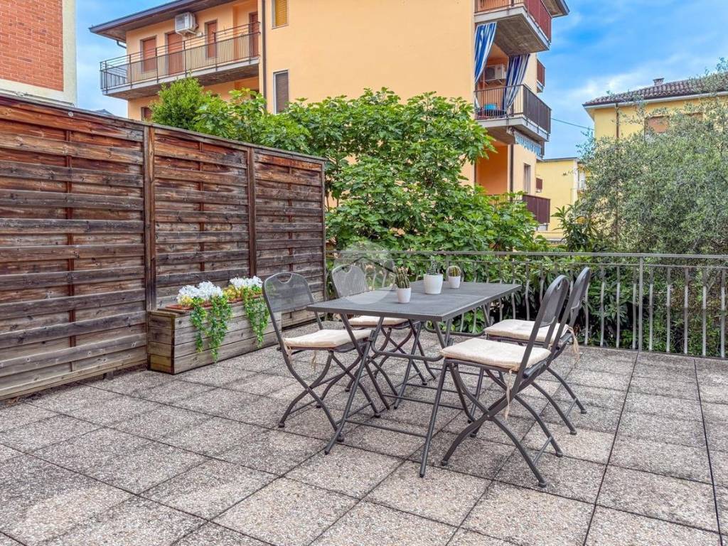 Appartamento a Bardolino in Via Gabriele D'Annunzio, 29 - Foto 3
