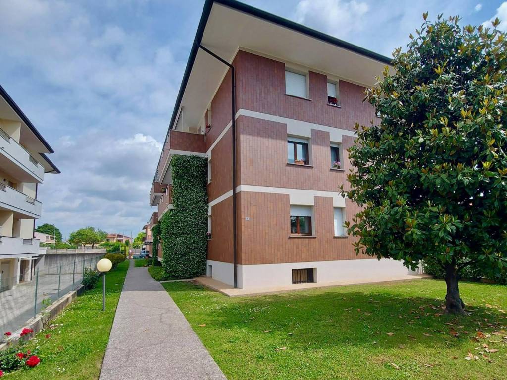 Appartamento a Codroipo in Via Savorgnan di Brazzà, 12 - Foto 1